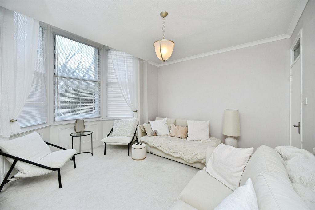Property photo 2 of 10 Living Room