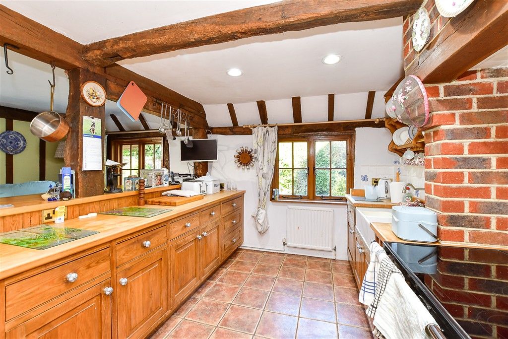 Property photo 3 of 21 Kitchen