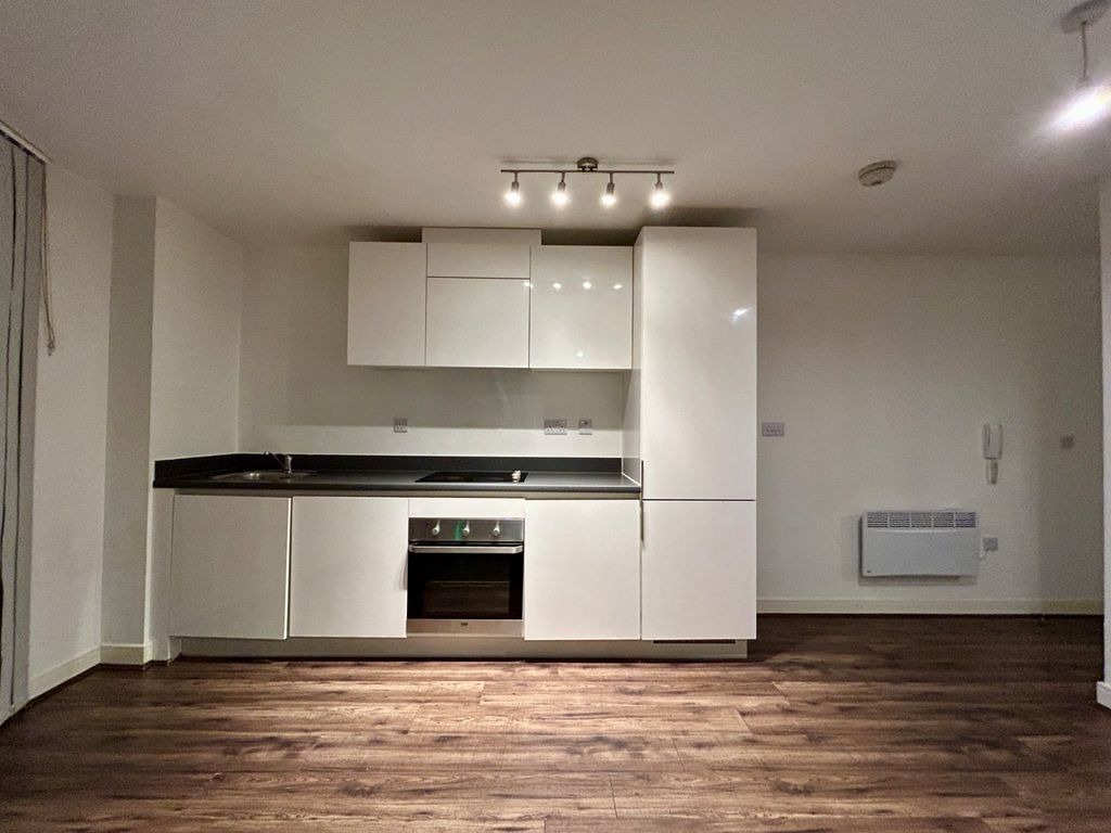 Property photo 1 of 8 Picture No. 15