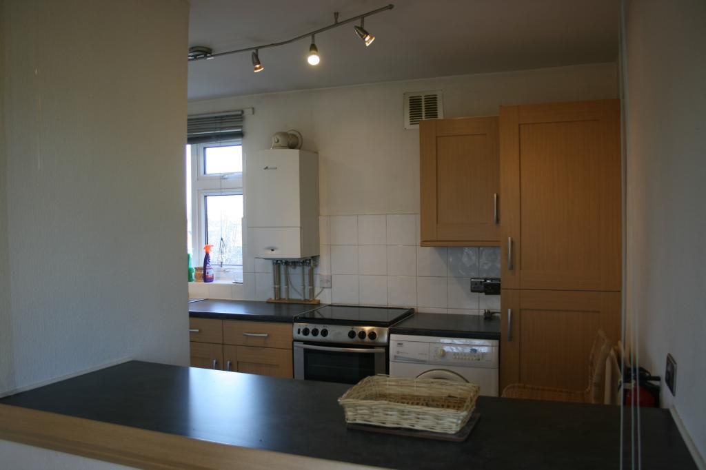 Property photo 3 of 12 Kitchen
