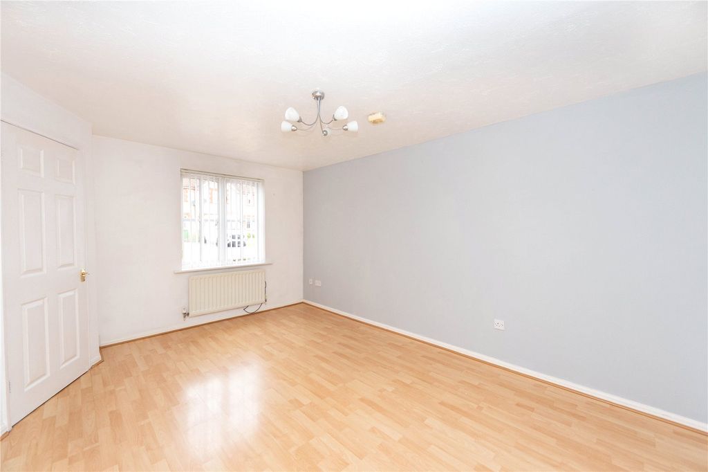 Property photo 3 of 12 Picture No. 05