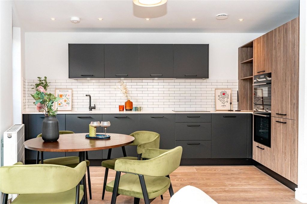 Property photo 1 of 18 Picture No. 13