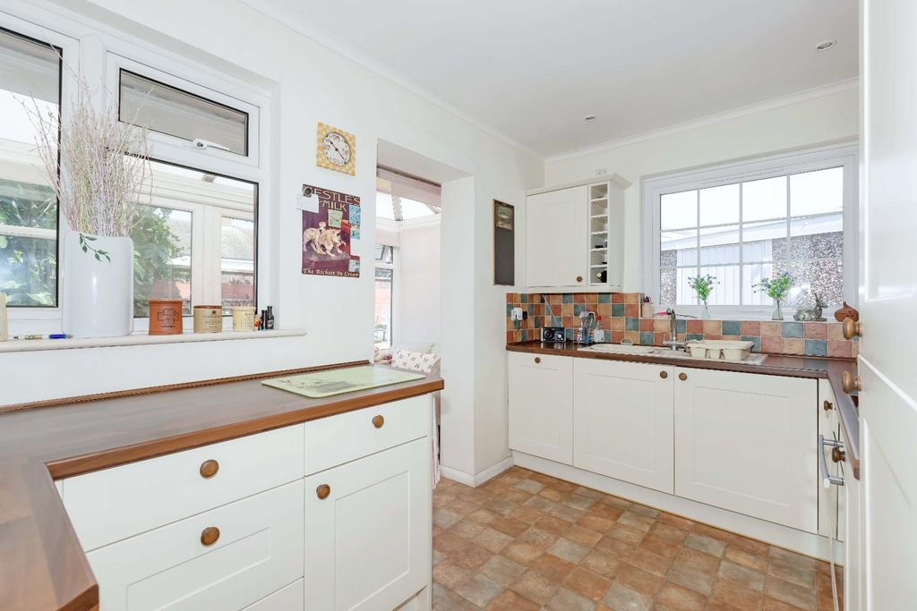 Property photo 3 of 16 Greenoaks_2.Jpg