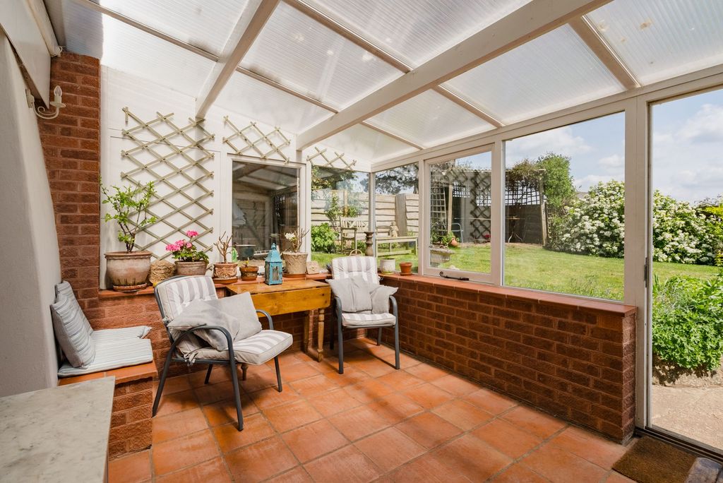 Property photo 3 of 28