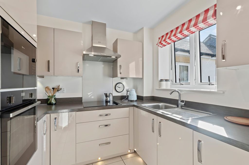 Property photo 2 of 16 Picture 2