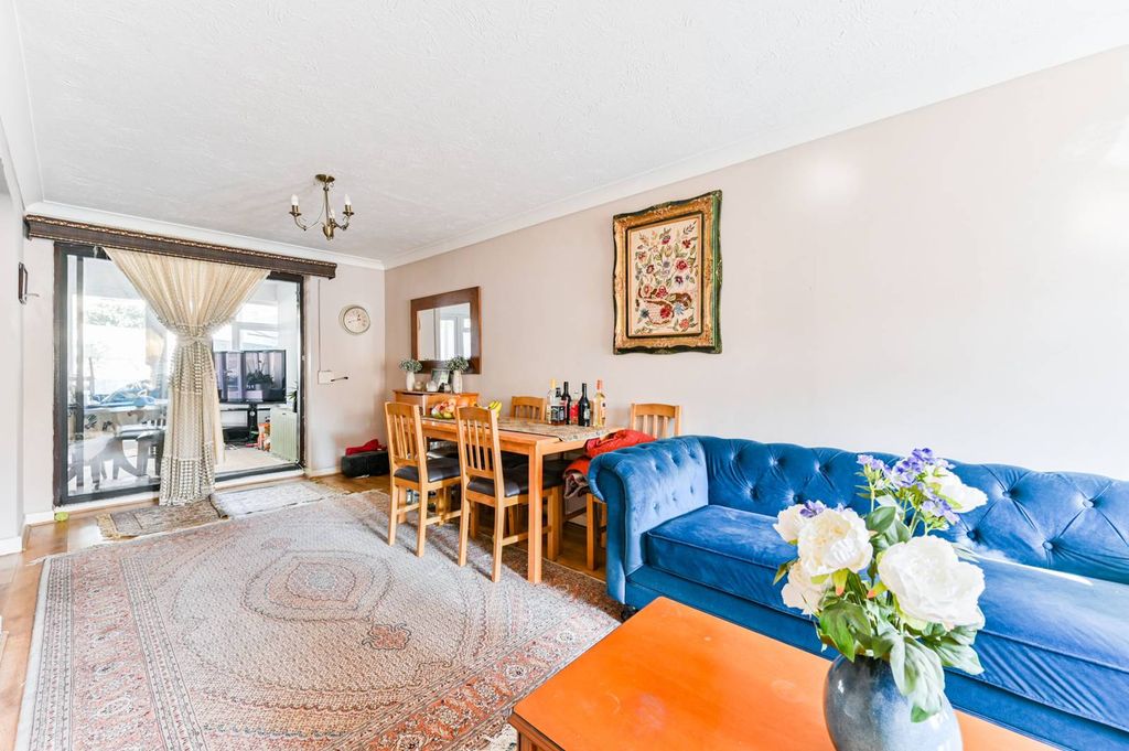 Property photo 1 of 11