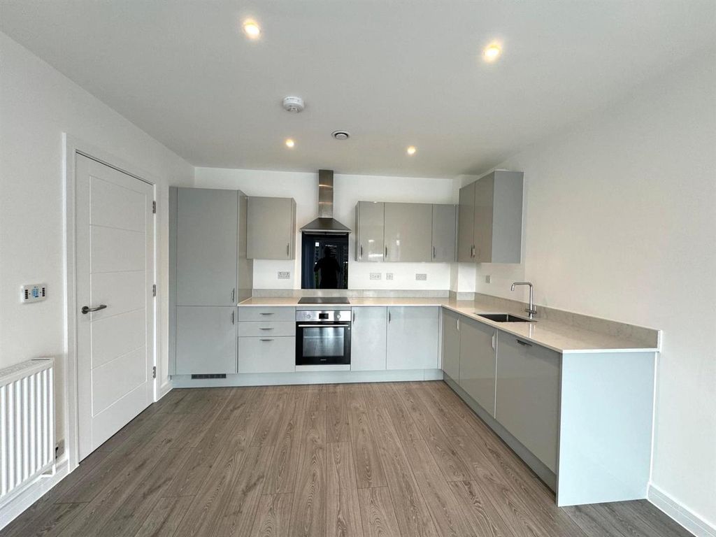 Property photo 2 of 17 Kitchen.Jpg