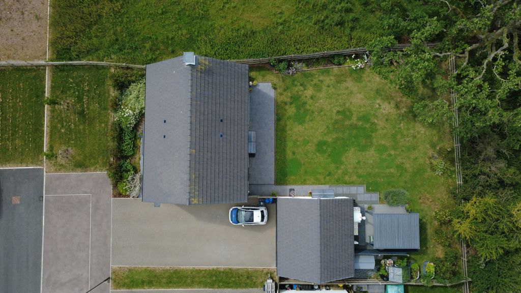 Property photo 2 of 30