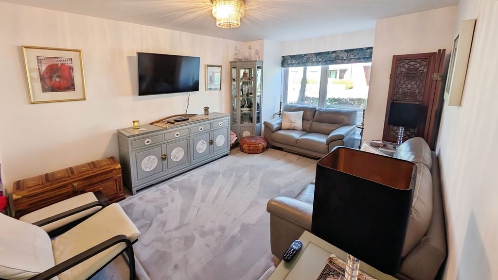 Property photo 3 of 19 Pbox-Img.Jpg