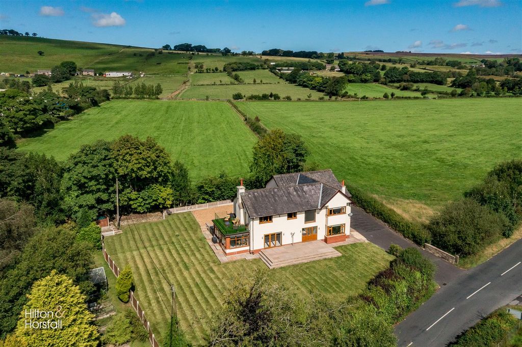 Property photo 1 of 47 Sunny Mead