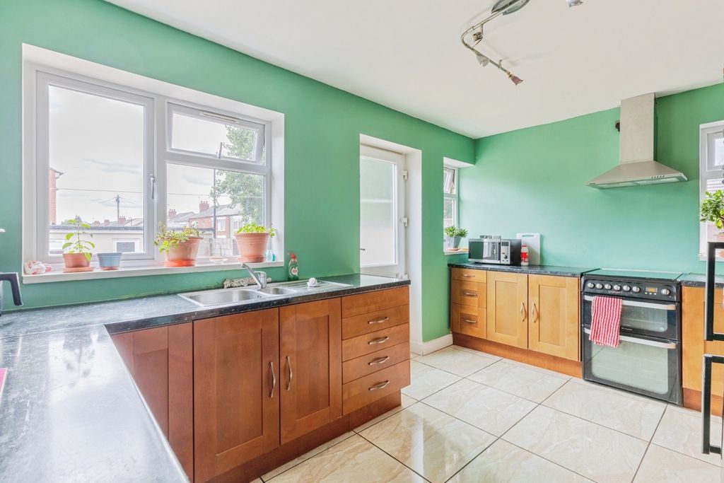 Property photo 2 of 19 Pbox-Img.Jpg