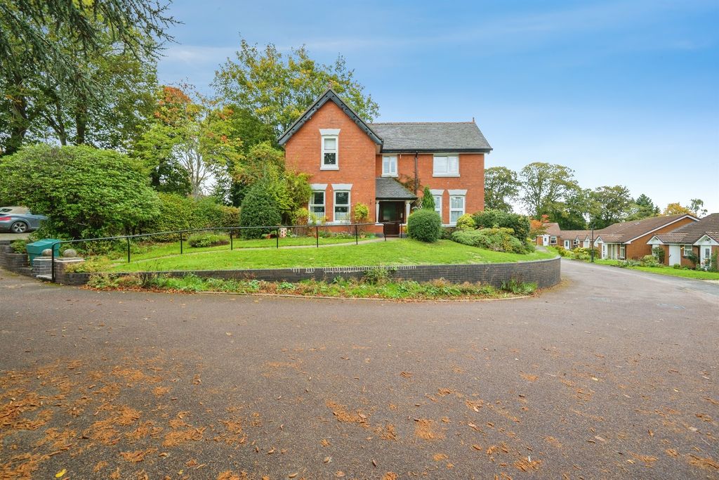 Property photo 1 of 8