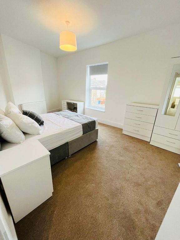 Property photo 2 of 9 Photo 2