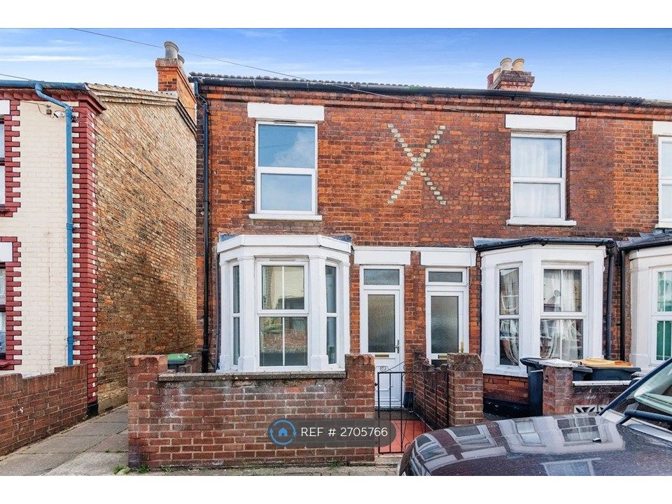 Property photo 1 of 12 End Of Terrace