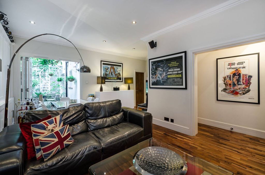 Property photo 2 of 17