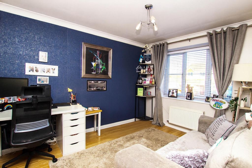 Property photo 3 of 19