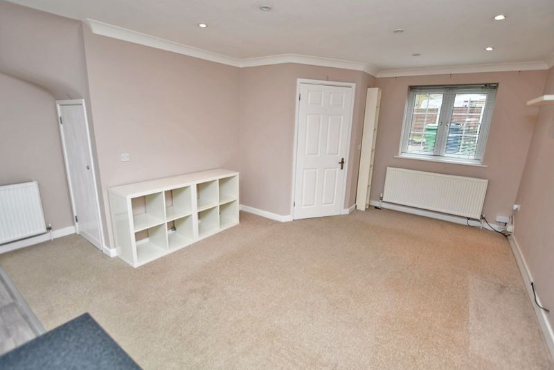 Property photo 3 of 10 Photo 2