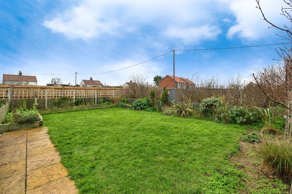 Property photo 3 of 21 Garden