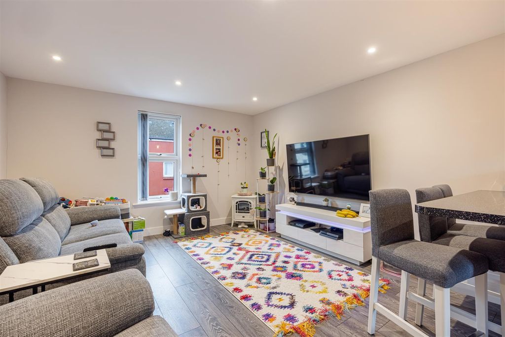 Property photo 2 of 14 A07 - Barnfield Walk Kingsbridge - 260223.Jpg