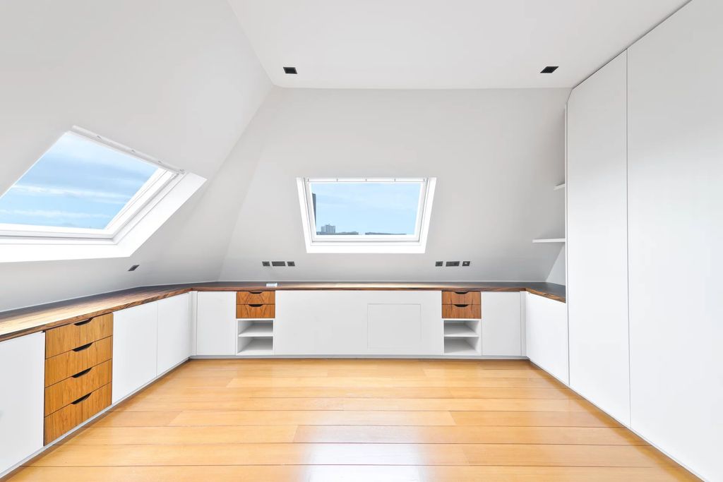 Property photo 3 of 8