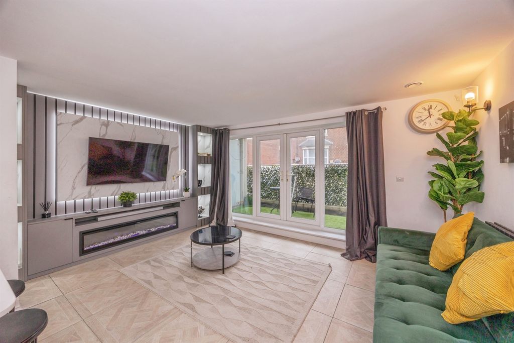 Property photo 3 of 19