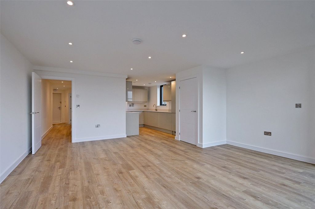 Property photo 2 of 11 Reception Room