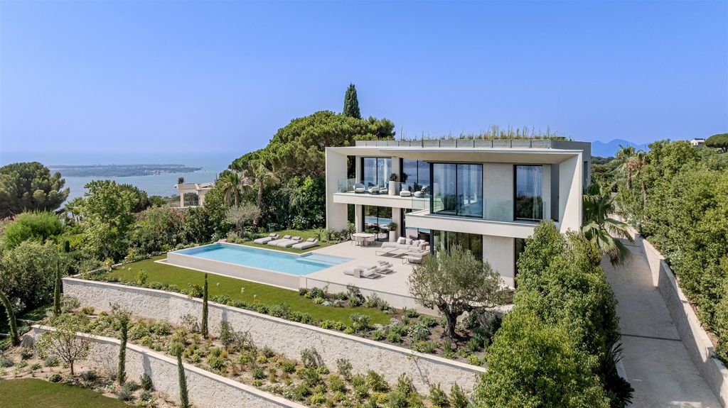 Property photo 1 of 34 Contemporary Elegance Dominating The Mediterranean