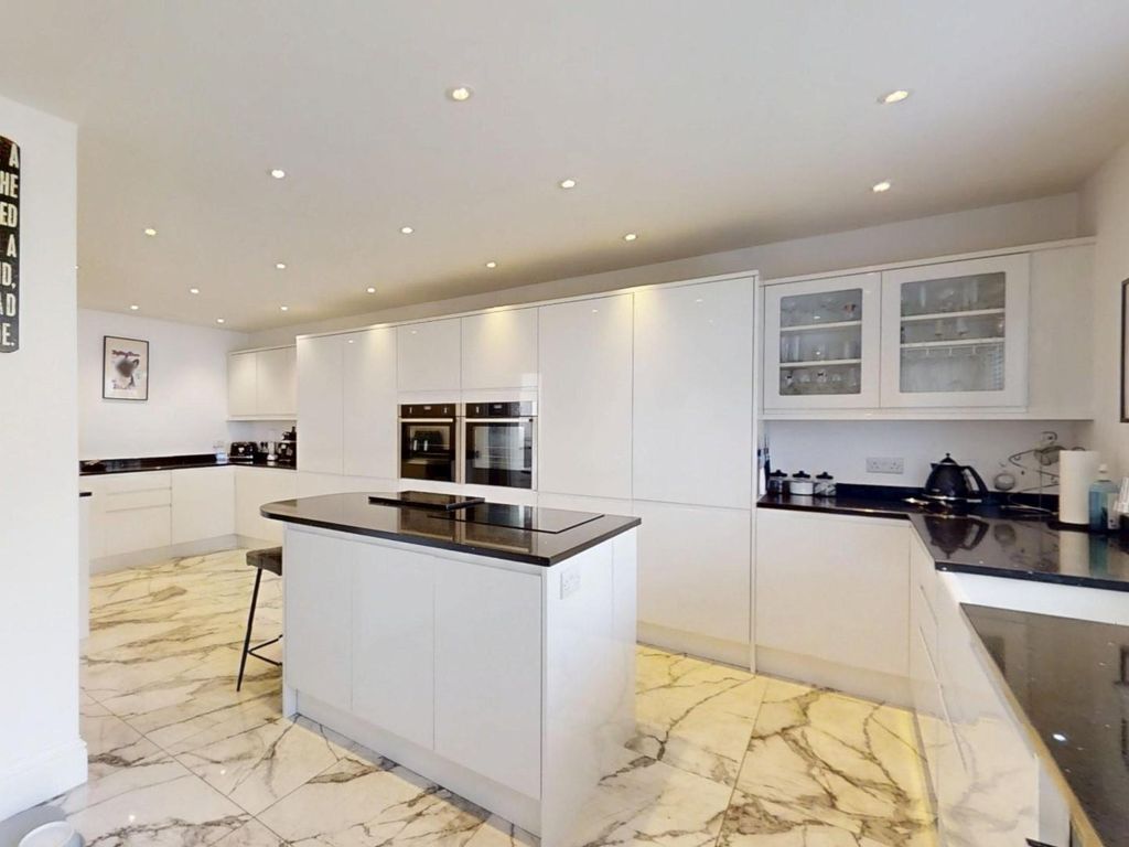 Property photo 3 of 15 Talbot-Crescent-06062025_084406.Jpg