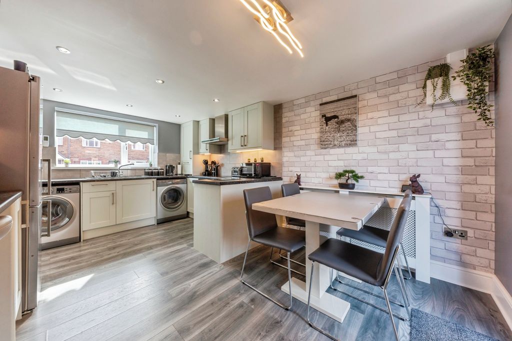 Property photo 3 of 13 24_Oakleigh_Road-24