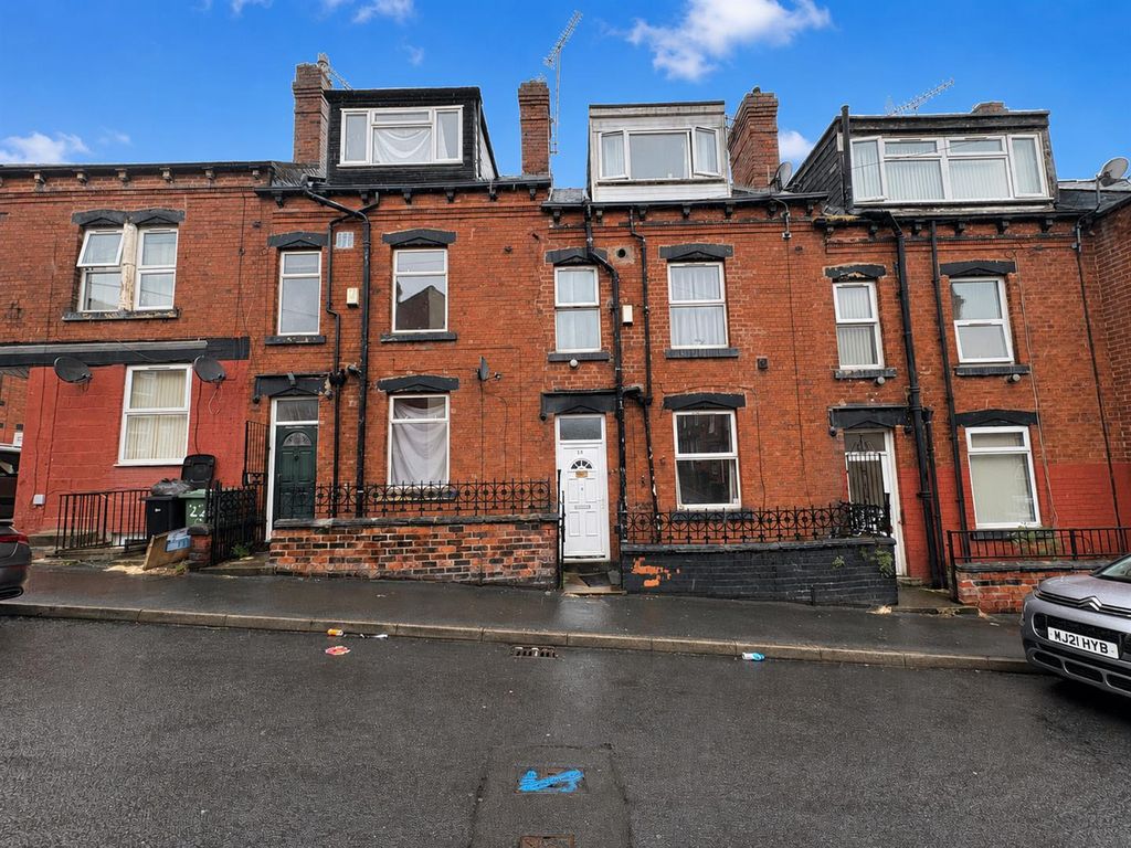 Property photo 1 of 2