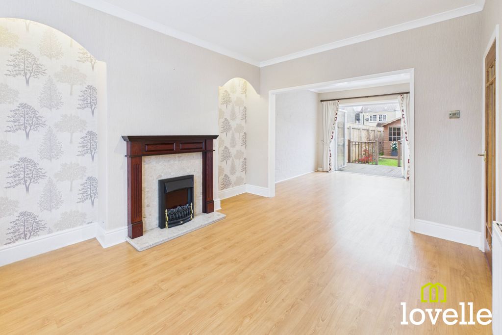 Property photo 2 of 39