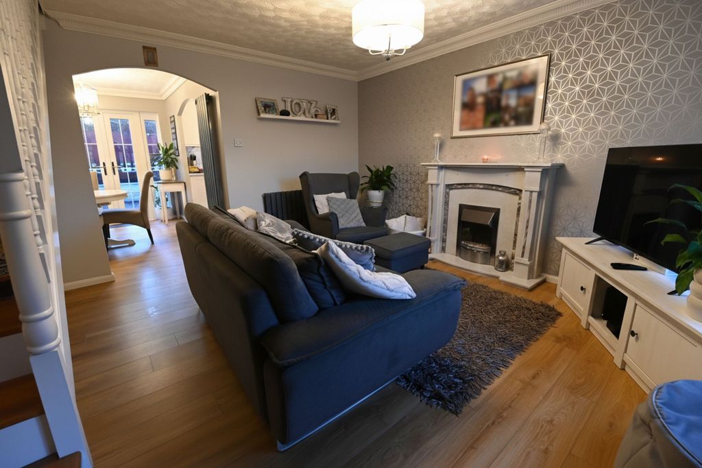 Property photo 3 of 16