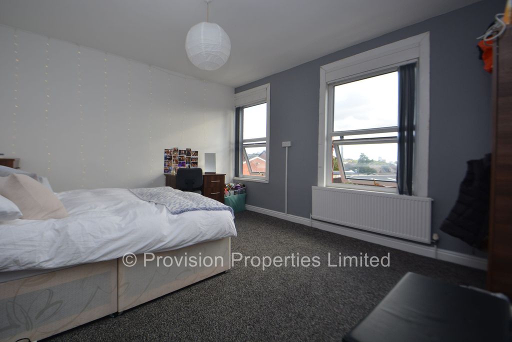 Property photo 3 of 13 Photo