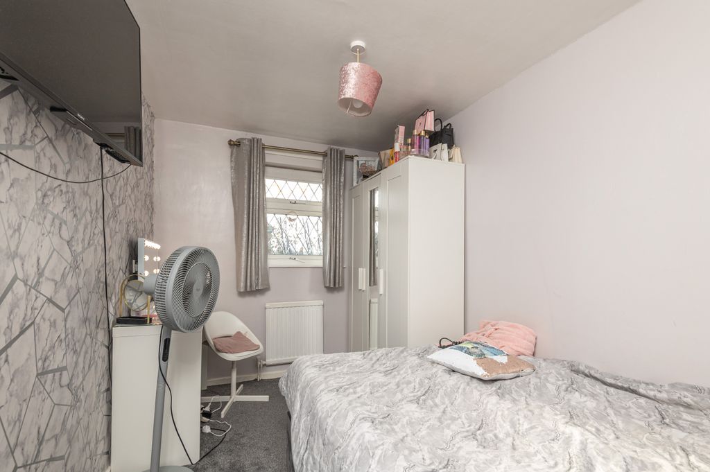 Additional image 9 of 2 bed flat for saleHeckmondwike Road, Dewsbury WF13