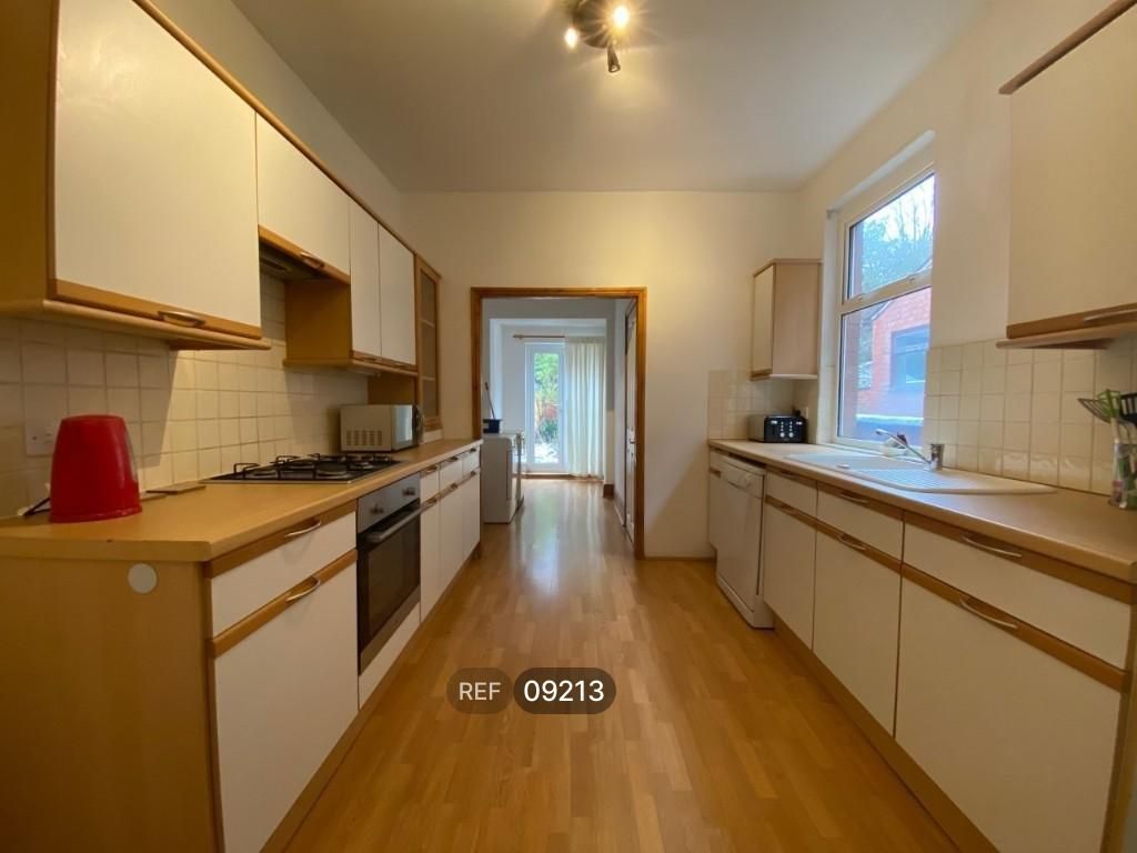 Property photo 3 of 13 Kitchen
