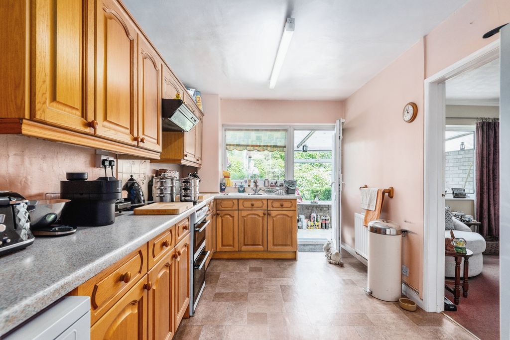 Property photo 2 of 13