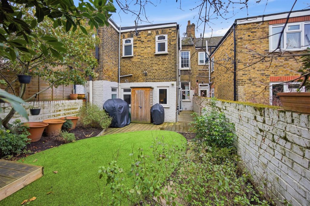 Property photo 2 of 11