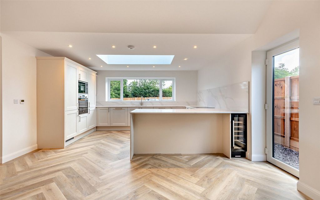 Property photo 2 of 17 Picture No. 08