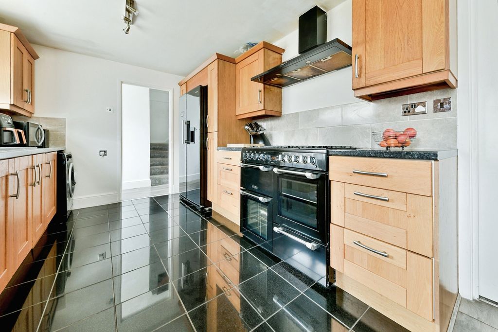 Property photo 3 of 19 Kitchen/Diner