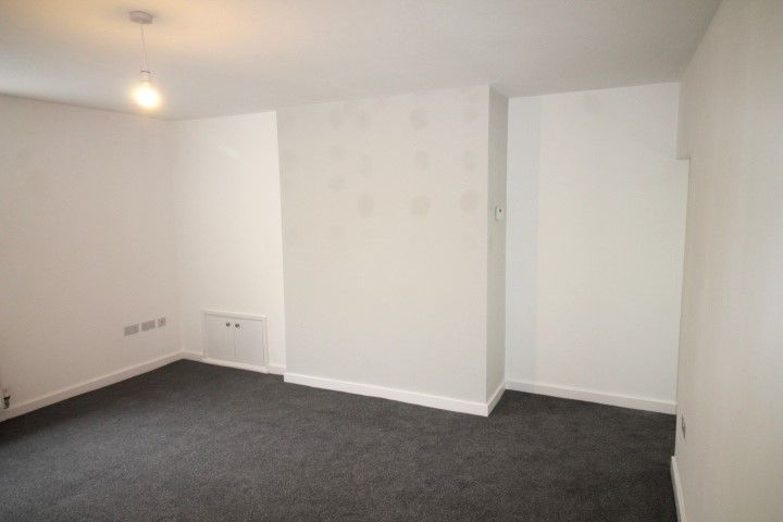 Property photo 2 of 11 Lounge