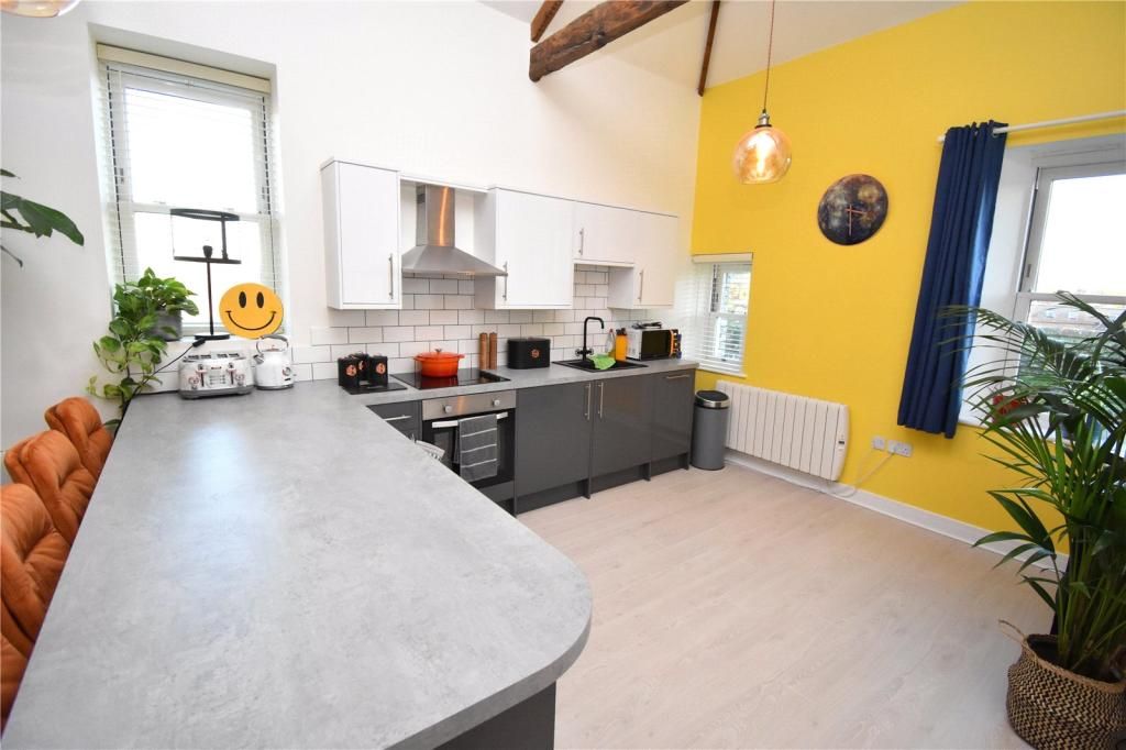 Property photo 1 of 8 Kitchen