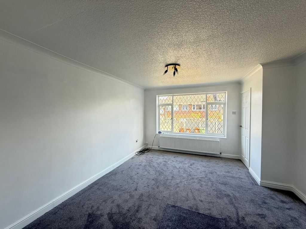 Property photo 3 of 9 Lounge - 65 Elmwood Drive