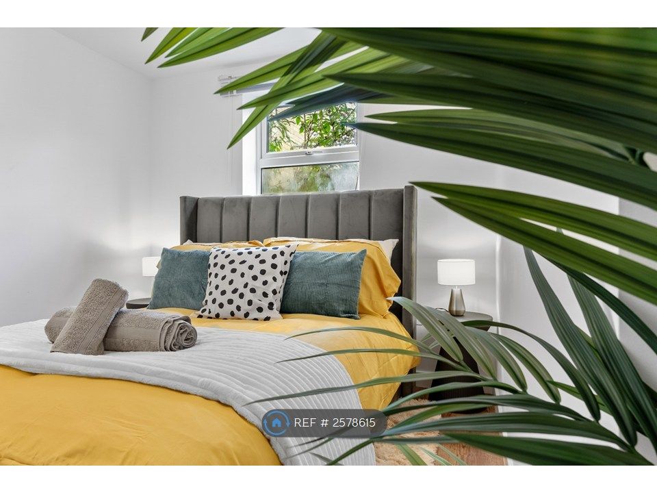 Property photo 3 of 6 1 Bedroom