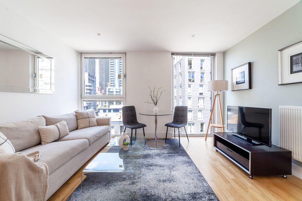 Property photo 1 of 24 Living Room