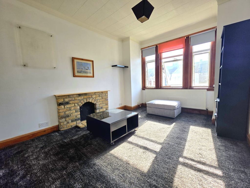 Property photo 2 of 8 1