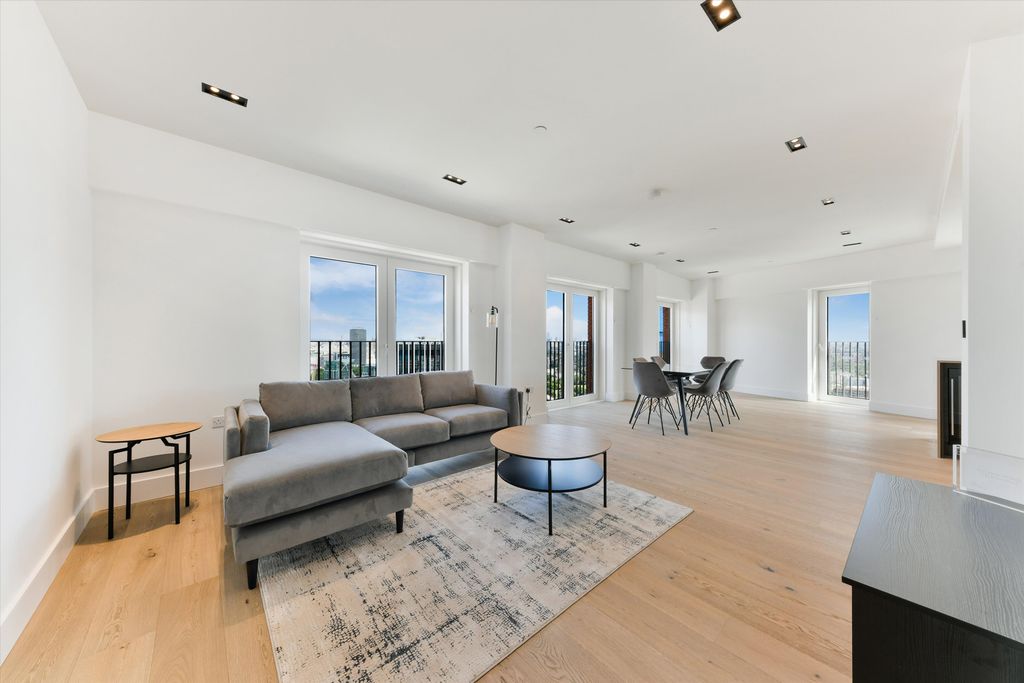 Property photo 1 of 16 Image