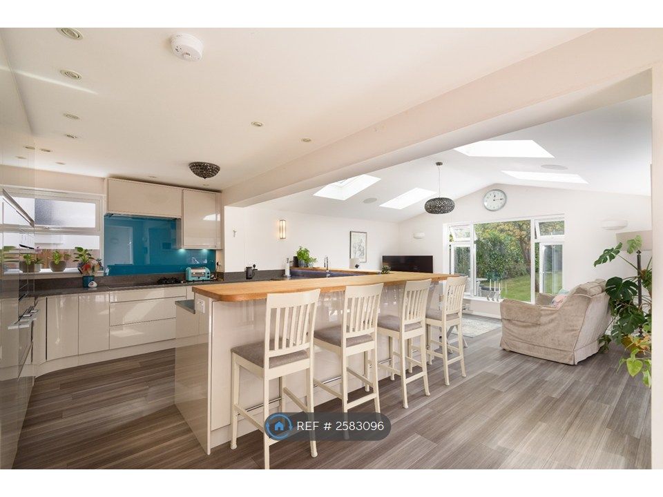 Property photo 1 of 25 Family Room / Kitchen