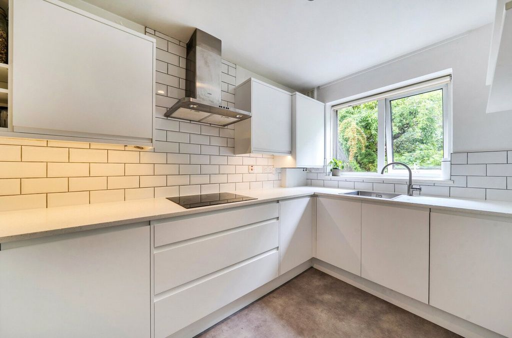 Property photo 2 of 15 Kitchen