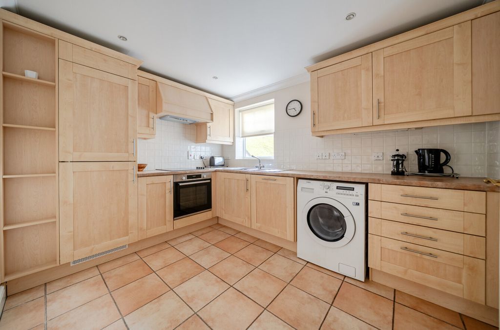 Property photo 3 of 9 1441834-6-69Dfced...