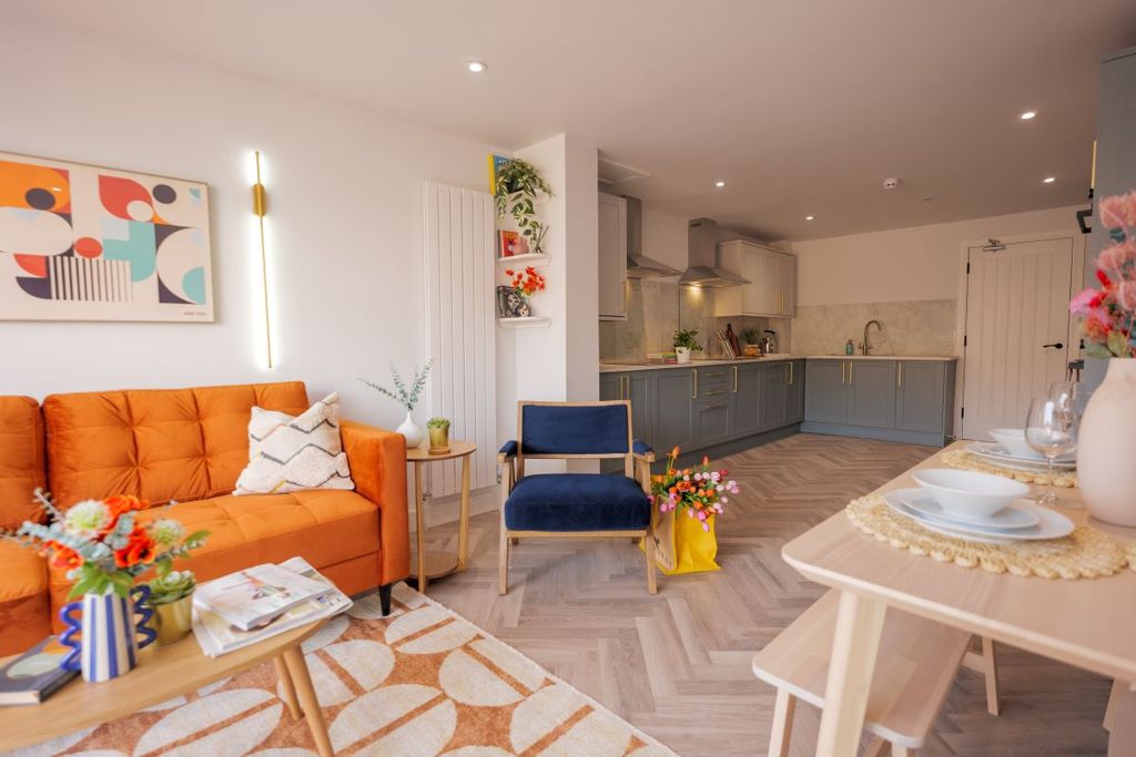 Property photo 1 of 36